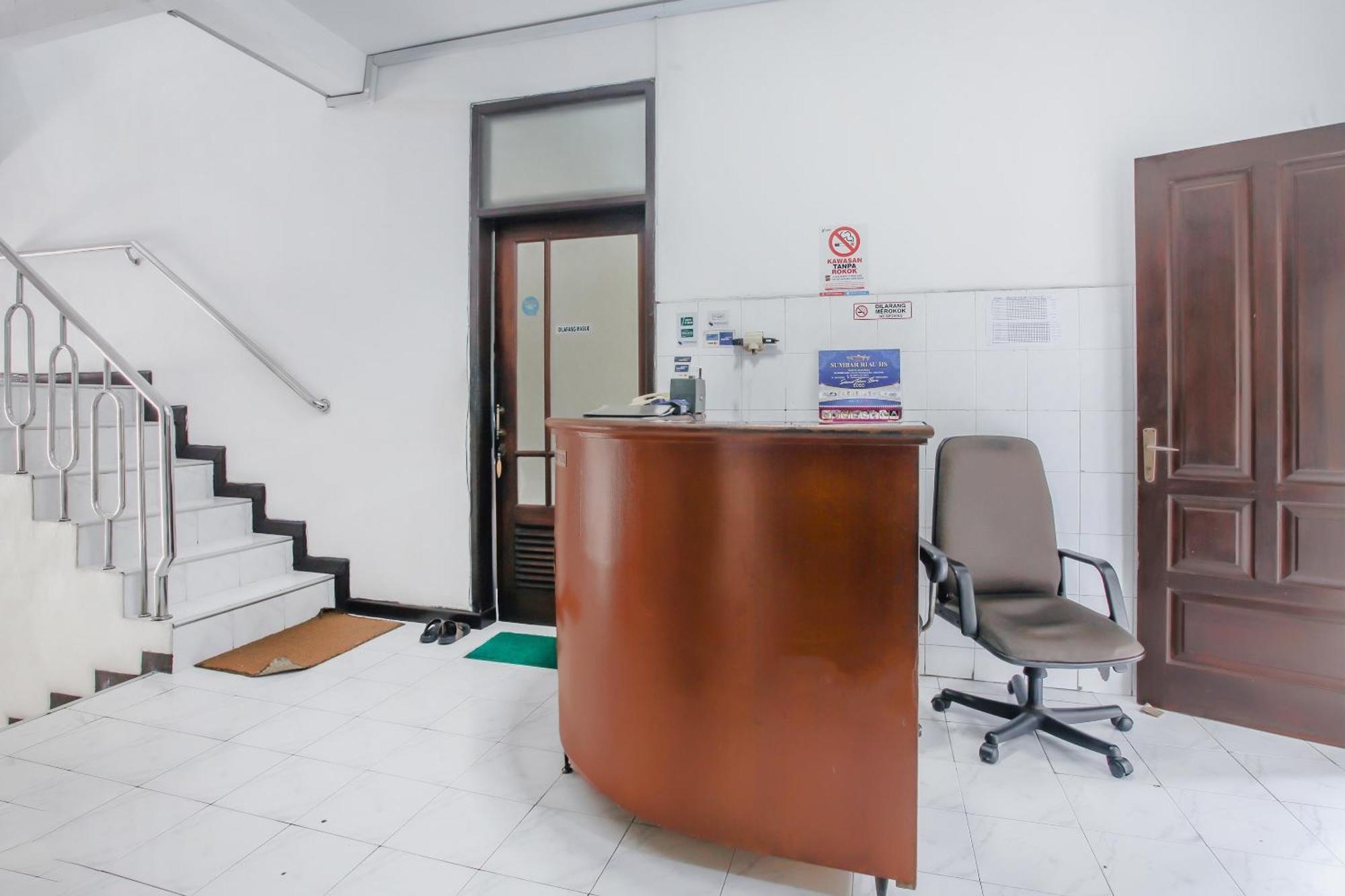 Oyo Life 90091 Wisma Pakuan Syariah Bogor Exteriér fotografie