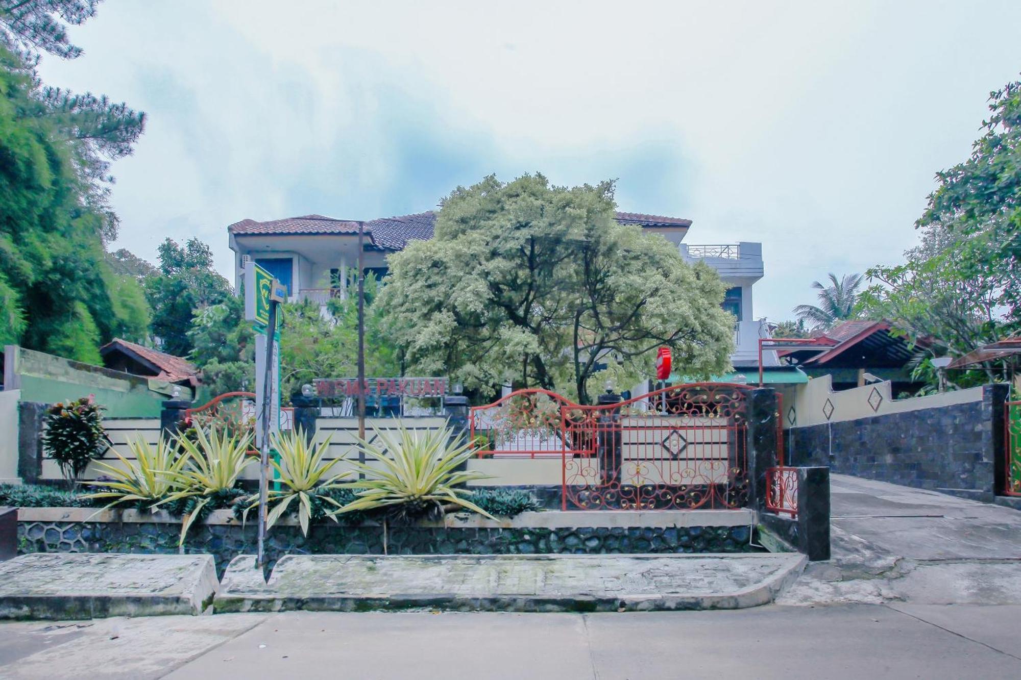 Oyo Life 90091 Wisma Pakuan Syariah Bogor Exteriér fotografie