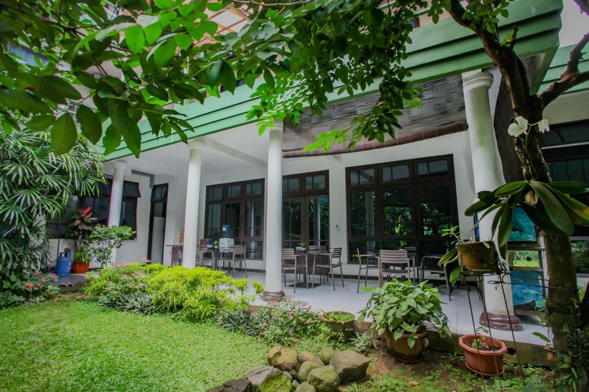 Oyo Life 90091 Wisma Pakuan Syariah Bogor Exteriér fotografie